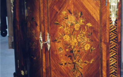 A Pair Of Louis XVI Floral Marquetry Encoignure restoration 02