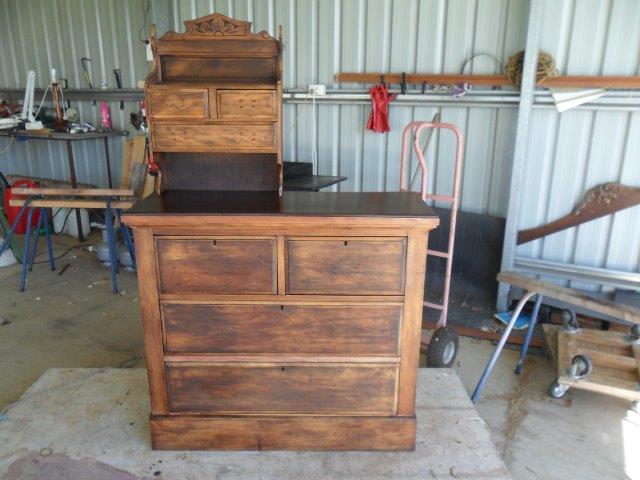 Dressing table restoration during